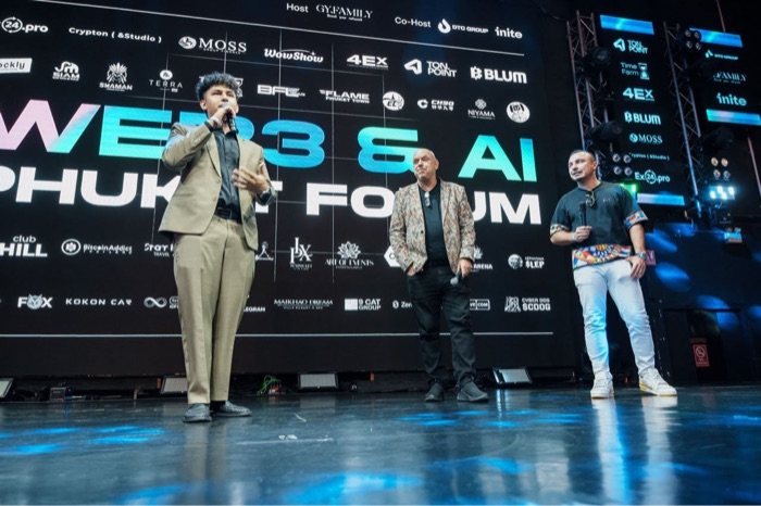 Rut speaking on stage